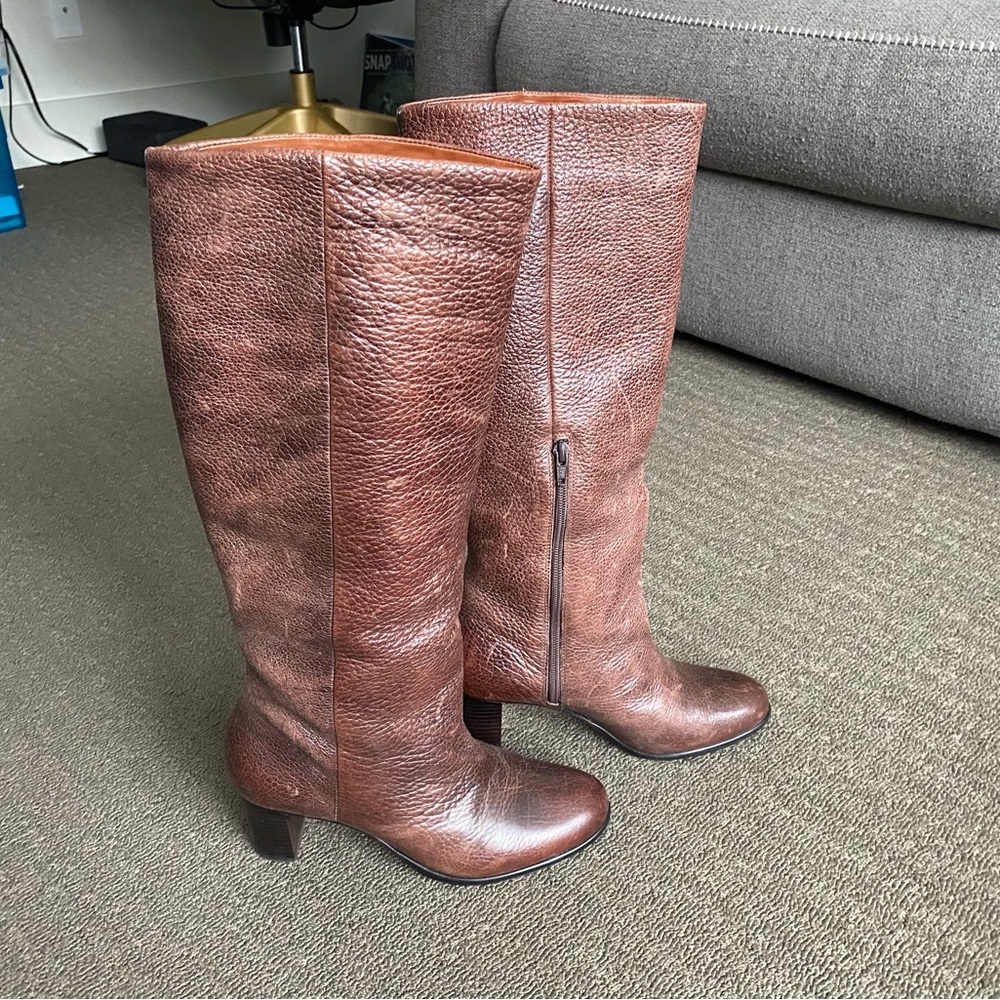 Chocolate brown gorgeous leather boots. The hot Color this fall.